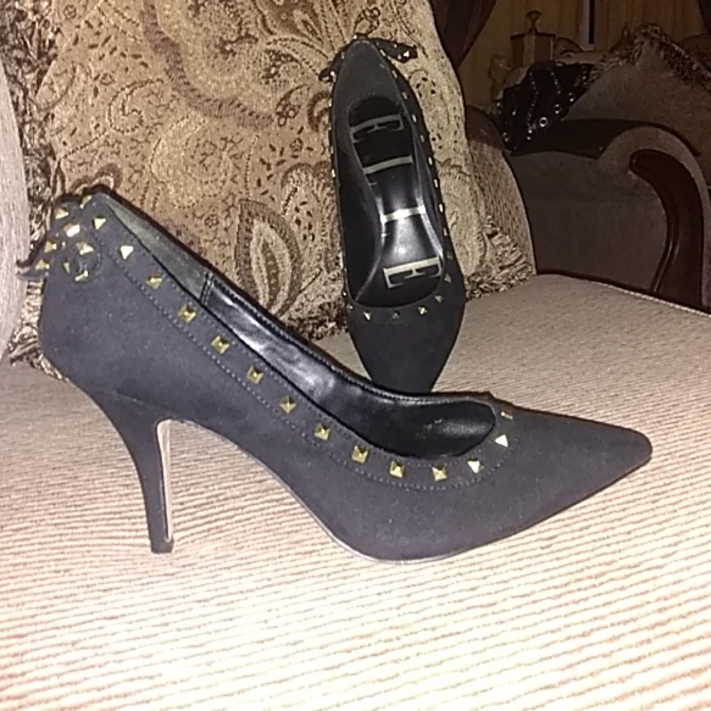 ❤️ FINAL REDUCTION Studded Pumps